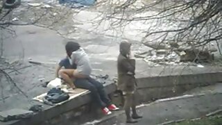 Ova seksi brineta s  ...